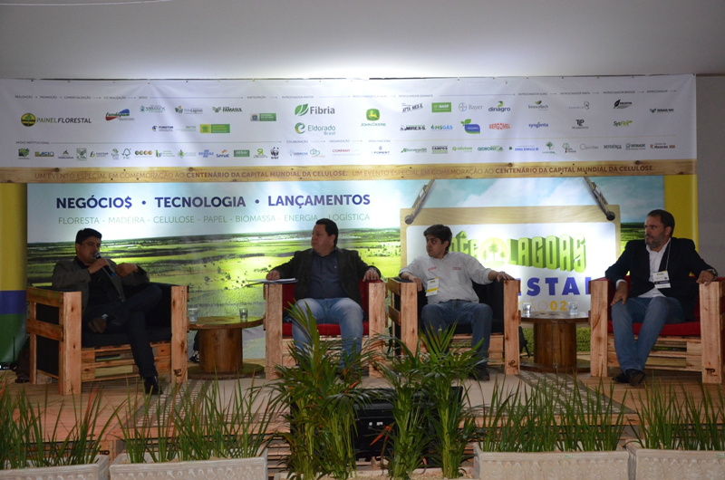 Adeleste realiza 1º Fórum de Desenvolvimento Sustentável da Costa Leste A Agência de Desenvolvimento Regional da Costa Leste (Adeleste) realizou na noite de quarta-feira (03) o 1º Fórum de Desenvolvimento Sustentável da Costa Leste do Mato Grosso do Sul). (Foto: Assessoria)