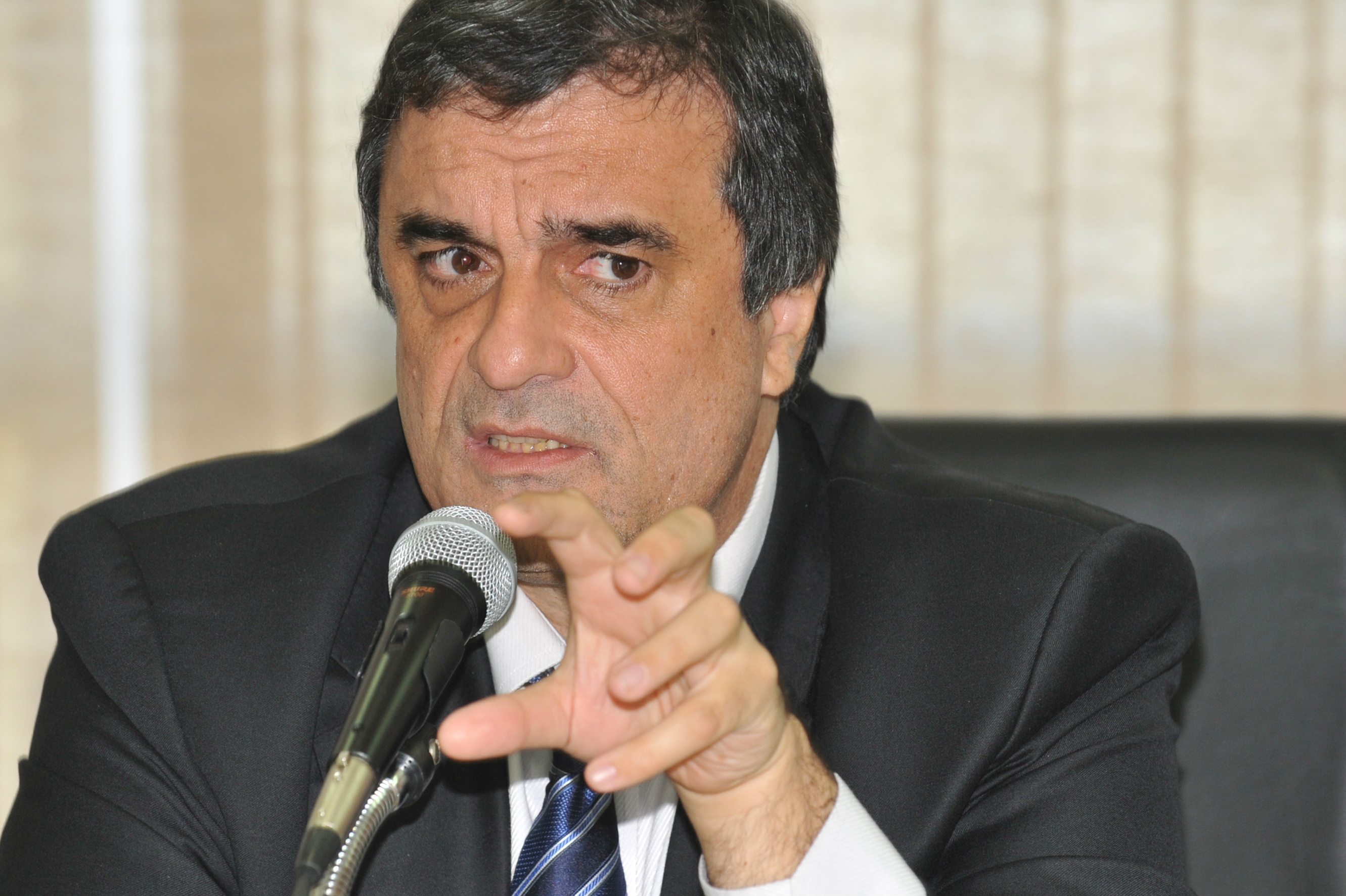 Brasil vai ampliar concessão de vistos a haitianos, diz Cardozo O ministro disse que o governo não pode impor medidas que dificultem a entrada de imigrantes no Brasil. (Foto: Divulgação)