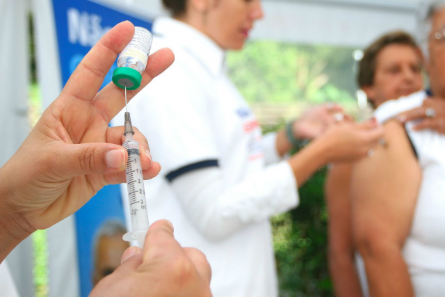 Campanha de vacinação contra a gripe termina hoje em todo o país Não devem tomar a vacina quem teve reação anafilática em doses anteriores ou àquelas que tenham alergia grave relacionada a ovo de galinha e seus derivados. (Foto: Divulgação)