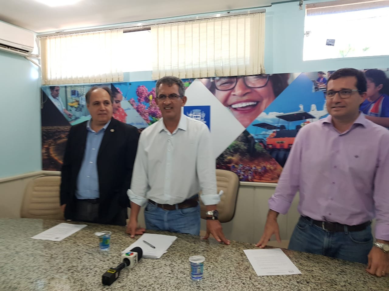 ‘Greve’ dos caminhoneiros faz prefeitura de Três lagoas suspender aulas e programas sociais Luiz Henrique Gusmão, procurador do município, Gilmar Tabone, secretário de Administração e Cassiano Rojas Maia, secretário de Finanças. (Foto: Ricardo Ojeda/Perfil News).