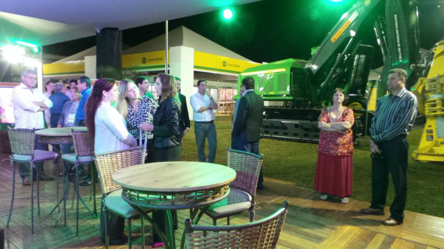 Três Lagoas Florestal movimenta R$ 60 milhões em negócios O público aproveitou as vantagens e fecharam negócios em produtos e equipamentos com descontos. (foto: Patricia Miranda)