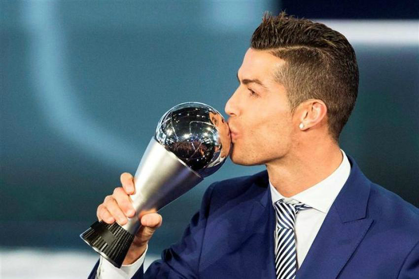 Cristiano Ronaldo é eleito melhor jogador do mundo