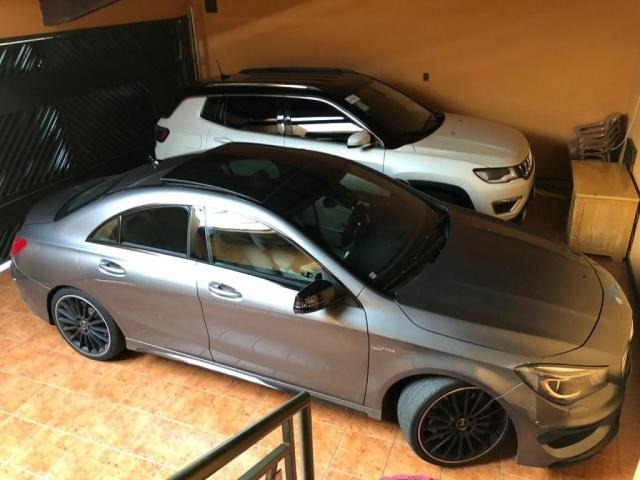Operação apreende carros e relógios de luxo com suspeitos de contrabando Carros apreendidos nesta quarta-feira durante operação contra contrabandistas de cigarro (Foto: Divulgação)