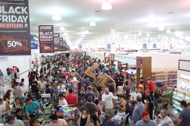 Black Friday no Shopping China supera estimativa de público aguardado Milhares de pessoas vão em busca de descontos, promoções e variedades de produtos.(Foto: Divulgação)
