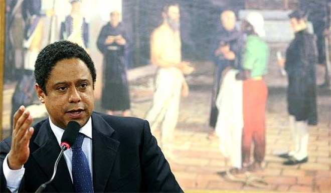 Ministro do Esporte entregará pedido de demissão hoje Orlando Silva, ministro do Esporte, presta esclarecimentos na Câmara. Foto: UOL