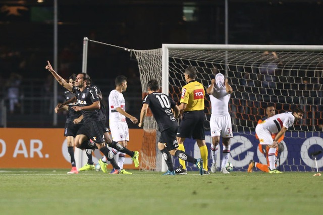 São Paulo sai na frente por 2 a 0, mas cede empate à Ponte Preta e se complica no Brasileirão (Foto: Alex Silva/ Estadão)