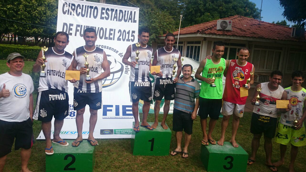 Dupla campo-grandense vence etapa do Campeonato Interestadual de Futevôlei Após as disputas realizadas durante o final de semana a dupla campo-grandense Buchina e Gilson foi a grande vencedora desta fase da competição, ao derrotar os jogadores Claudio e Reinaldo por 21 a 13 na final. (Foto: Assessoria)