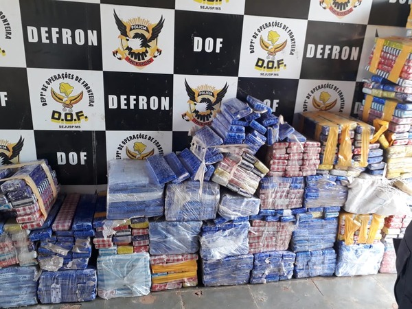 DOF apreende duas toneladas de maconha na BR-463 Droga ia para Bauru. Foto: Divulgação/DOF