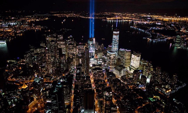 Tribute in Light foi feito para marcar local dos atentados. (Foto: internet)