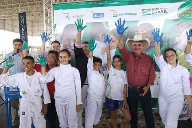 Prefeito Angelo Guerreiro participa da abertura oficial das atividades do Centro de Referência Esportiva
