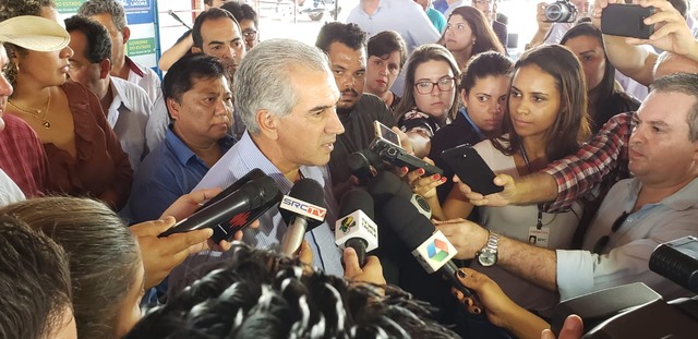 Governador vem a Três Lagoas, entrega Patrulhas Mecanizadas e fala em fortalecimento da agricultura familiar Azambuja dá entrevista coletiva no Arena Mix. Foto: Ricardo Ojeda