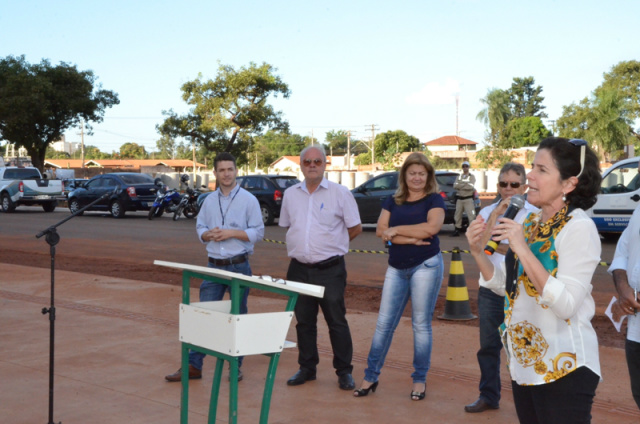 A prefeita destacou a importância da obra para os moradores da região, assim como para os motoristas (foto: Divulgação)