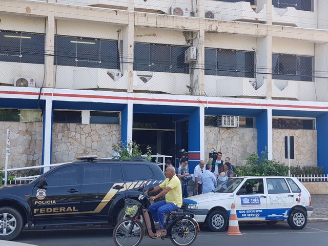 Polícia Federal deflagra Operação Cambota em Três Lagoas Polícia Federal cumpre 13 mandados de Condução Coercitiva entre Três Lagoas e Dourados. (Foto: Ricardo Ojeda / Perfil News)