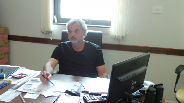 Jorginho do Gás deixa legado de economia na presidência da Câmara
André Ribeiro, Diretor Geral da Câmara de Três Lagoas auxiliou a presidência de Jorginho do Gás em todas as decisões durante sua gestão (Foto: Lucas Gustavo)