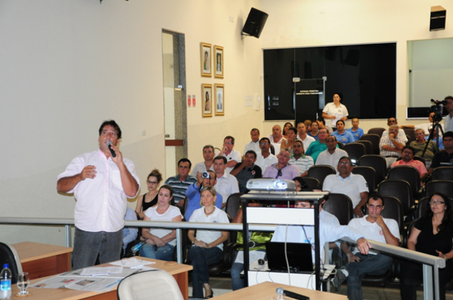 Nuna Viana presta contas do Legislativo Vereador Nuna durante prestação de contas na Câmara Municipal. Foto: Divulgação/Assessoria