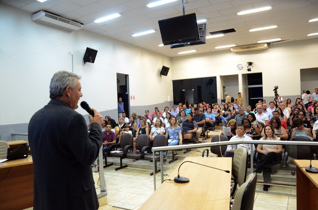 População participa de última audiência do PPA O evento, que teve início às 19h, contou com um bom público (Foto/Assessoria)