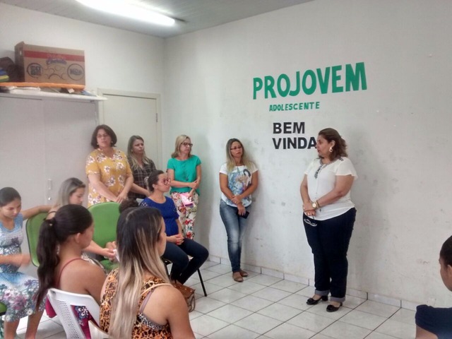 Programa “Mamãe Estou Chegando” orienta gestantes de Brasilândia As reuniões são realizadas com duas técnicas de referências do Centro de Referência de Assistência Social (Foto/Assessoria)