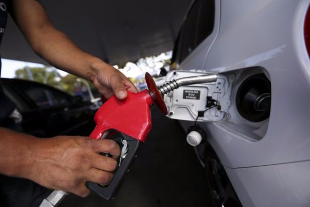 Preço médio da gasolina sobe e atinge recorde de R$ 3,85 para o consumidor O preço médio do etanol chegou a R$ 2,612 e o do diesel, a R$ 3,15. (Foto: Arquivo/Agência Brasil)
