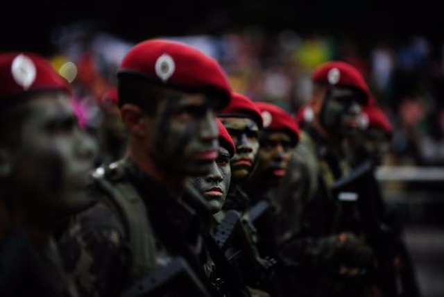 Ministério da Defesa normatiza alistamento online para o serviço militar O alistamento poderá ser realizado via internet ou presencialmente em uma Junta do Serviço Militar. (Arquivo/Agência Brasil)