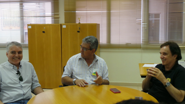 Ao custo de R$ 9 bilhões, nova fábrica da Eldorado estará produzindo no início de 2019 O gerente geral do Projeto, Antonio Di Pasquale, jornalista Ricardo Ojeda e o diretor Industrial da Eldorado Brasil, Carlos Monteiro durante entrevista exclusiva (Foto: Patrícia Miranda)