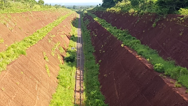 Crise no transporte abre debate sobre investimento em malha ferroviária Considerada como obra emblemática a construção do contorno ferroviário de Três Lagoas consumiu mais de 50 milhões, porém após alguns anos da conclusão o empreendimento está sem movimentação (Foto: Ricardo Ojeda)