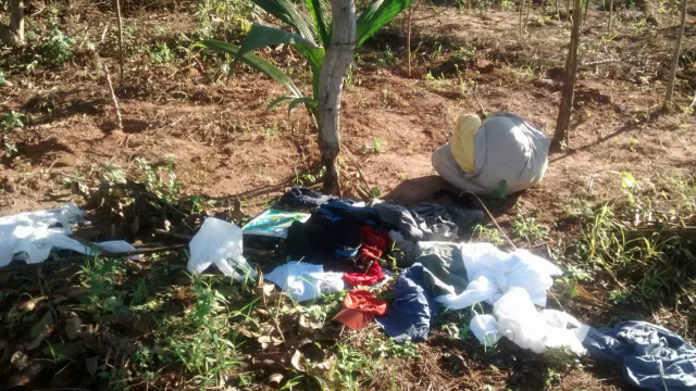 As roupas do acusado foram encontradas próximas do local do crime há cerca de 100 metros. (foto: SIG)