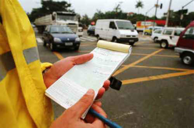 Câmara aprova obrigação de divulgar valor arrecadado com multas de trânsito O projeto obriga os governos federal, estaduais e municipais a divulgarem, a cada três meses, todos os valores arrecadados com multas de trânsito. (Foto: Divulgação)