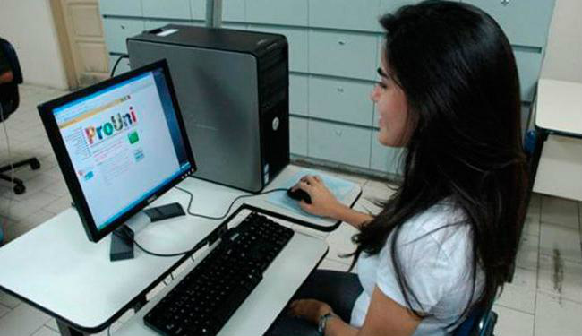 Oferta de bolsas integrais no ProUni cai pela primeira vez desde 2010 O ProUni oferece bolsas de estudos integrais e parciais, em instituições particulares de educação superior que ofereçam cursos de graduação, e sequenciais, de formação específica. (Foto: Divulgação)