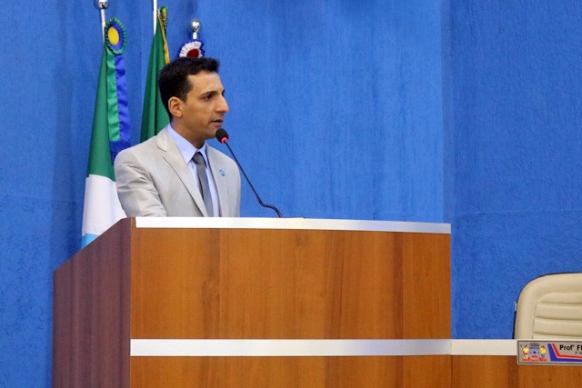 Falta de segurança no terminal rodoviário será tema de reunião na Câmara Municipal Davis sugeriu que o local seja reformado (Foto/Assessoria)