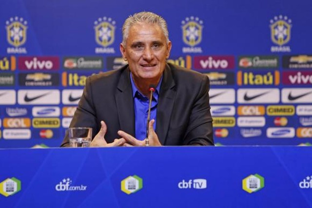 Tite convoca Seleção Brasileira para as eliminatórias contra Bolívia e Chile Tite após divulgar a lista dos 24 jogadores falou da convocação do volante Arthur, do Grêmio, e do atacante Diego Tardelli, do Shandong Luneng (Foto/CBF)