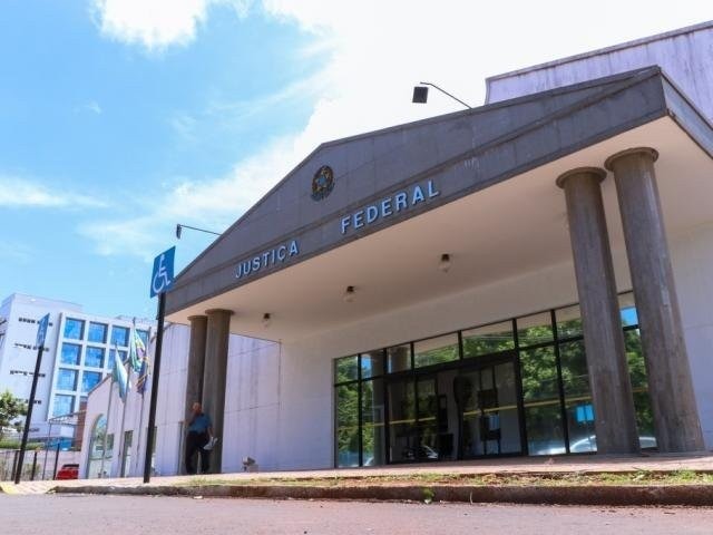 Justiça concede a 8ª liminar a aluno cotista de Medicina excluído da UFMS Decisão da 2ª Vara da Justiça Federal favoreceu o oitavo estudante excluído da UFMS por fraude em sistema de cotas. (Foto: Arquivo)