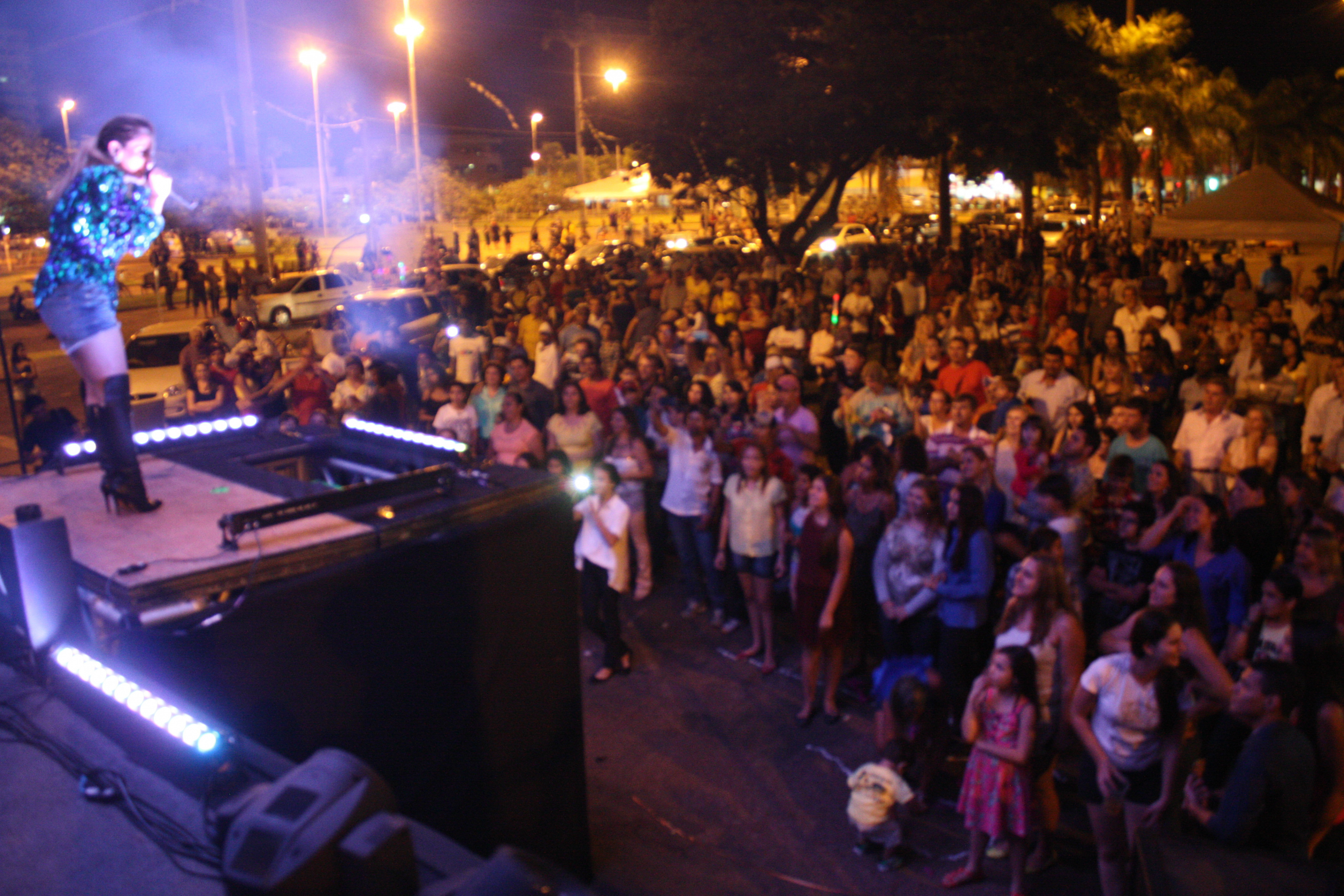 Cantora Mariana Fagundes anima público três-lagoense no Show da Virada Mariana Fagundes, que é de Aparecida do Taboado (MS) nos últimos meses está se tornando destaque nacional. (Foto: Assessoria)