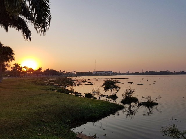 Segunda-feira com previsão de sol e temperaturas altas em Três Lagoas Nascer do sol na Lagoa Maior (Foto/Ricardo Ojeda)