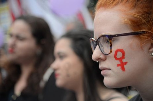 Casos de feminicídio põem em alerta governo e organizações civis Mulheres protestam, em 2016, contra violência doméstica - Arquivo/Fernando Frazão/Agência Brasil