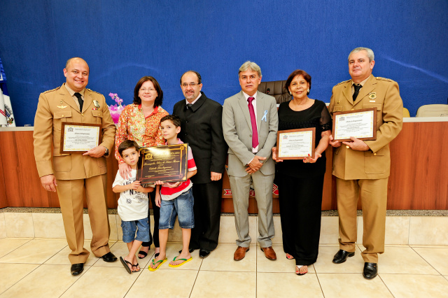 A Câmara Municipal realizou Sessão Solene de entrega título de cidadã três-lagoense e moções de congratulação (Foto: Divulgação)