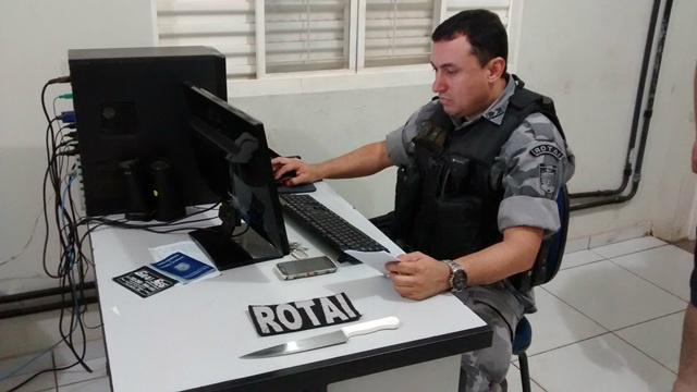 Os policiais militares da Rotai foram acionados, e encaminharam o suspeito para o Depac (Foto: Marco Campos/Perfil News)