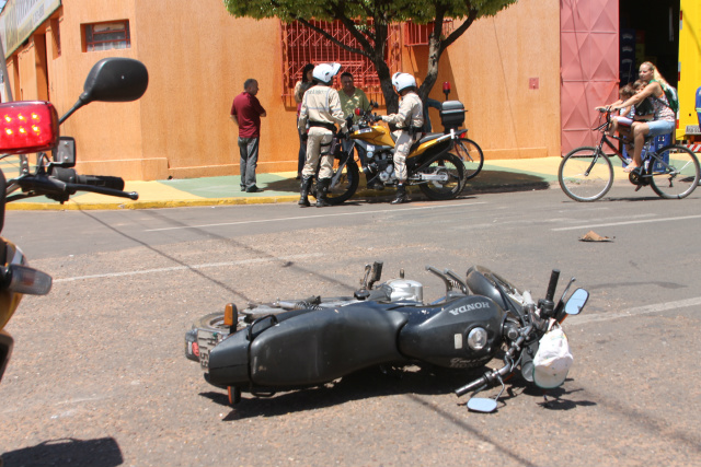 O motociclista teria entrado no “ponto cego” do carro quando foi atropelado (Foto: Léo Lima/Perfil News)