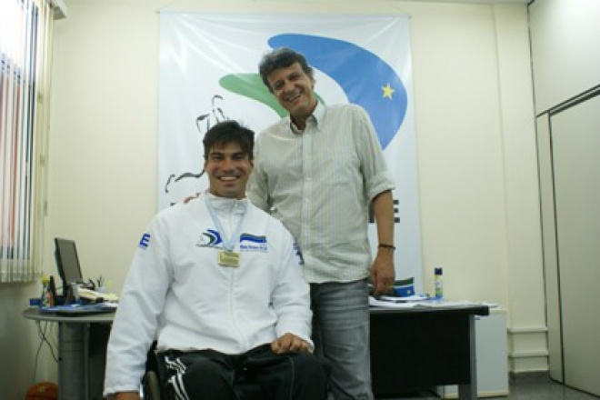 Rodrigo voltou com a medalha de ouro na categoria A K1 200 metros (Foto: Fundesporte)