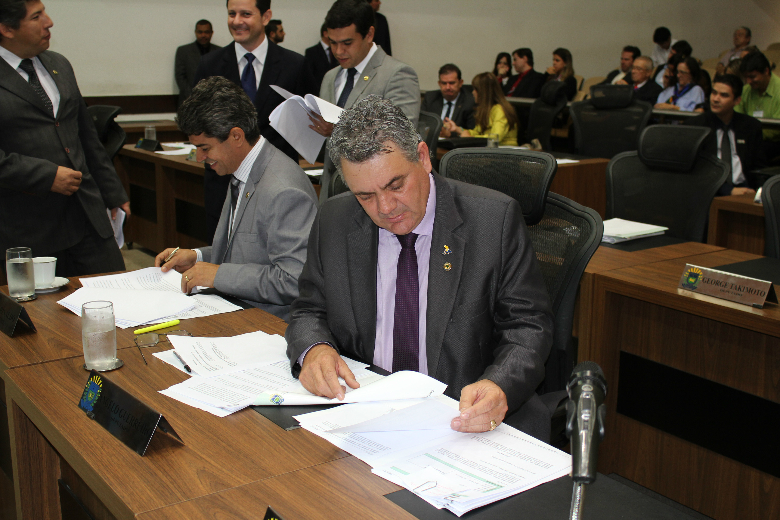 Angelo Guerreiro apresentou três indicações à mesa diretora, na sessão plenária desta quarta-feira, 17. (Foto: Assessoria)