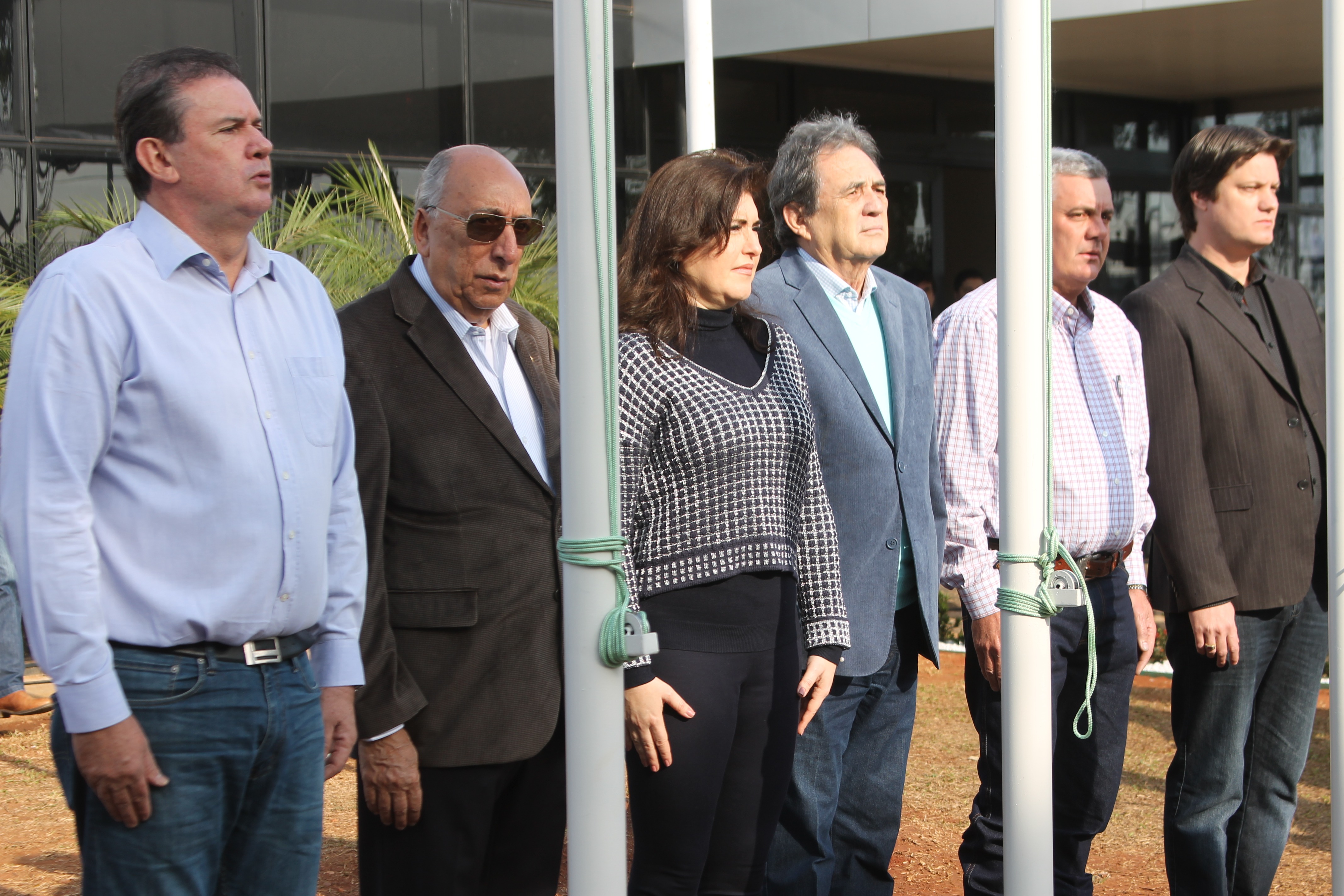 Deputado estadual Eduardo Rocha, senador Pedro Chaves, senadora Simone Tebet, senador Waldemir Moka, prefeito Angelo Guerreiro e presidente da Câmara, André Bittencourt. (Fotos: Lucas Gustavo/Perfil News). 