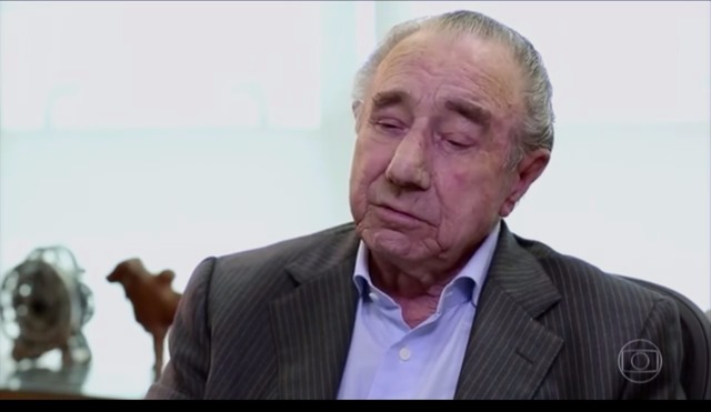 JBS cai quase 4% e perde R$ 955 milhões em valor de mercado em um dia O tombo dessa segunda interrompeu uma trajetória de valorização dos papéis da empresa (Reprodução / TV Globo)