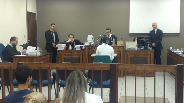 Primeiro caso registrado como feminicídio em MS é julgado nesta segunda Julgamento do primeiro caso de feminicídio registrado em Mato Grosso do Sul é realizado em Ribas do Rio Pardo (Foto: Fabiano Arruda/ TV Morena)
