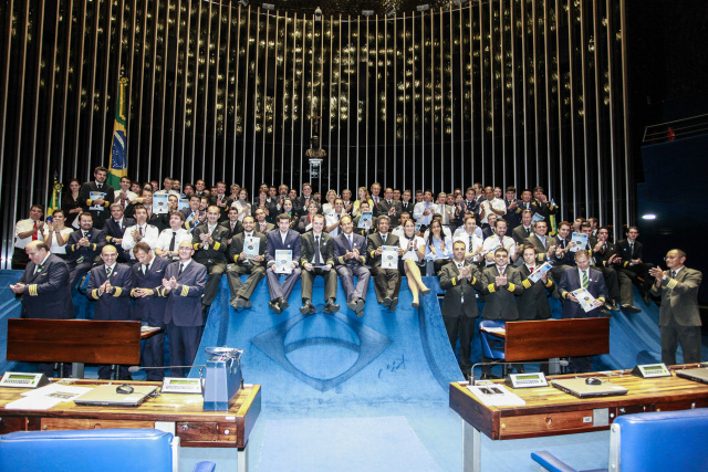 Comissão presidida pelo senador Moka aprova o projeto que regula a carga de trabalho dos aeronautas (Foto: Divulgação)