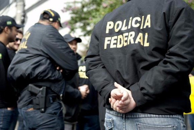 Operação da PF combate comércio ilegal de sinal de TV por satélite Os agentes executam ainda dez mandados de busca e apreensão e o sequestro de 13 imóveis e sete veículos. (Foto:Arquivo/Agência Brasil)