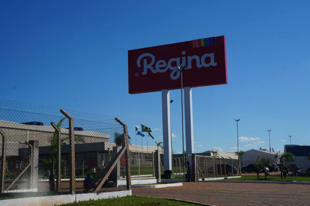 A denúncia de que estaria sendo cometida mais uma arbitrariedade por parte da Regina Festas foi colocada por funcionários da empresa a um portal de notícias local (Foto: João Carlos Tonon)