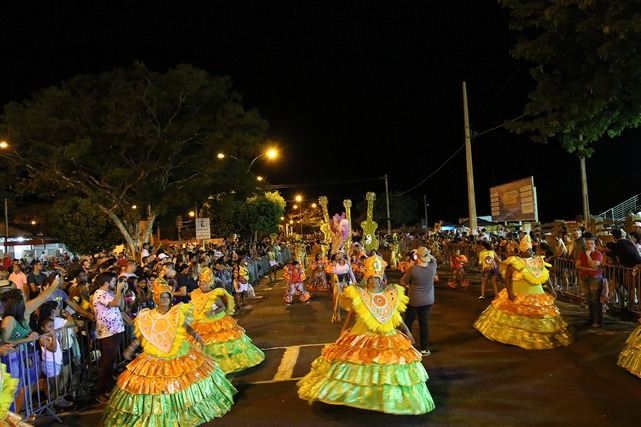 Quatro escolas de samba animaram mais de 7 mil pessoas no Carna Três Folia Foto: Divulgação