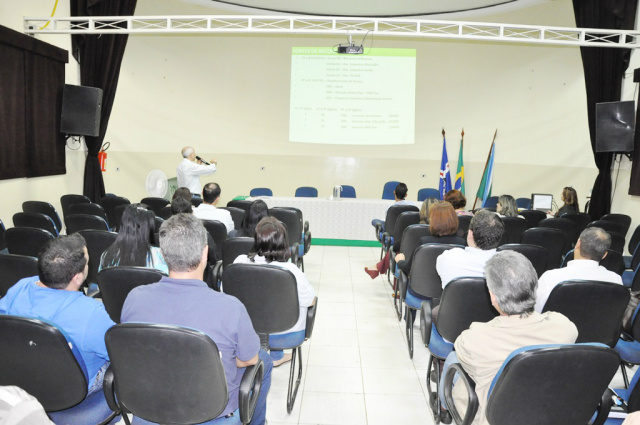 Secretaria Municipal de Finanças de Três Lagoas entrega Manual de Orçamento de 2016 Outra observação importante, pois com a ampliação das fábricas de celulose, haverá uma demanda maior de atendimentos na saúde, educação e assistência, e, também, 2016 será o último ano da atual gestão. (Foto: Assessoria)