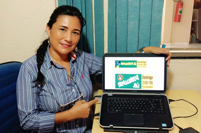 Placas e faixas para serem utilizadas na manifestação estão sendo vendidas na Gold A empresária, Sayuri Baez mostra na tela do seu computador o portfólio de placas que foram produzidas a preço de custo (Fotos: Divulgação)