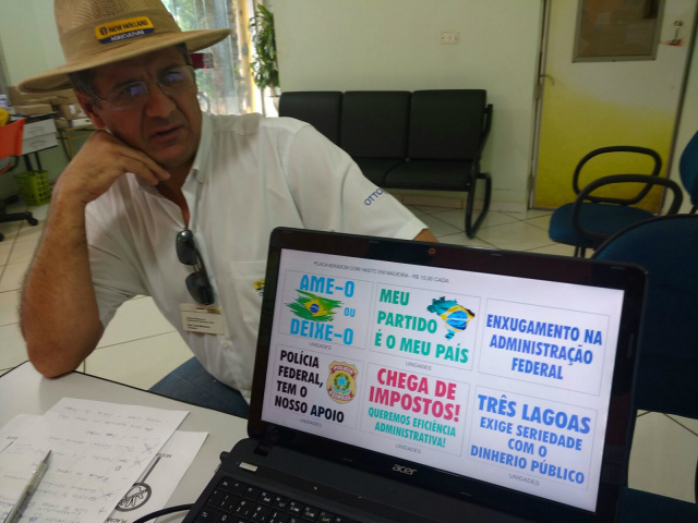 Placas e faixas para serem utilizadas na manifestação estão sendo vendidas na Gold Empresários que vão participar da manifestação de domingo também podem sugerir modelos de faixas e placas (Foto: Divulgação)