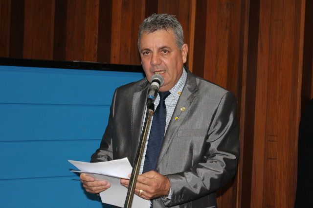 Deputado Estadual Angelo Guerreiro que levou, durante sessão plenária, três importantes indicações que relatam os problemas enfrentados em escolas estaduais (Foto: Assessoria)